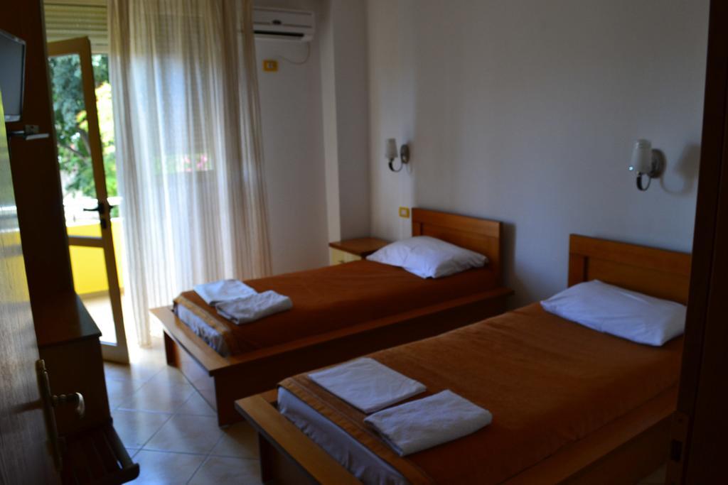 Hotel Alpine Vlorë Стая снимка