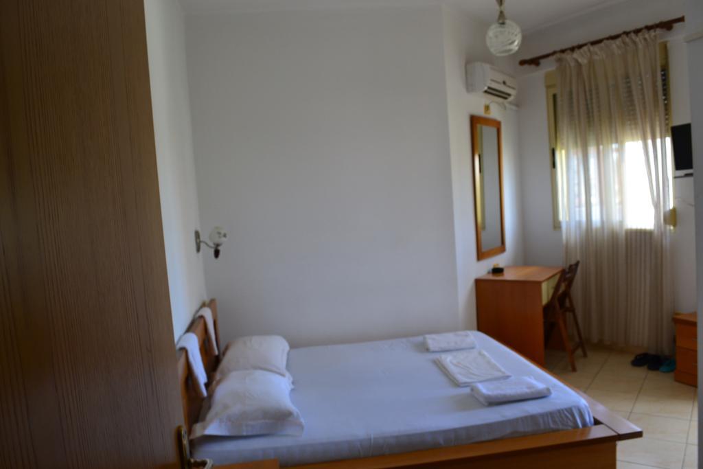 Hotel Alpine Vlorë Стая снимка
