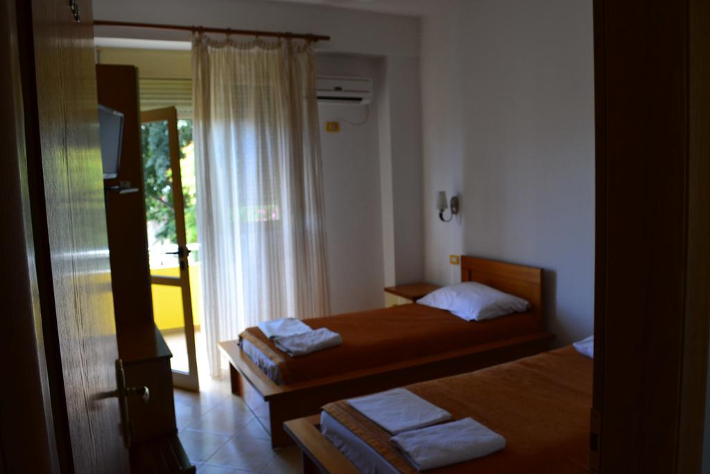 Hotel Alpine Vlorë Стая снимка